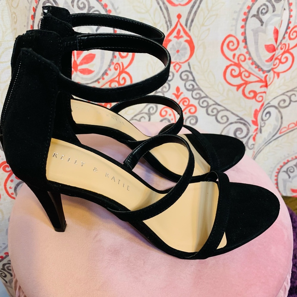 Brand new never worn heels